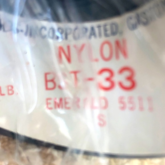 NIP Kelly Green large nylon thread spool - Picture 10 of 13